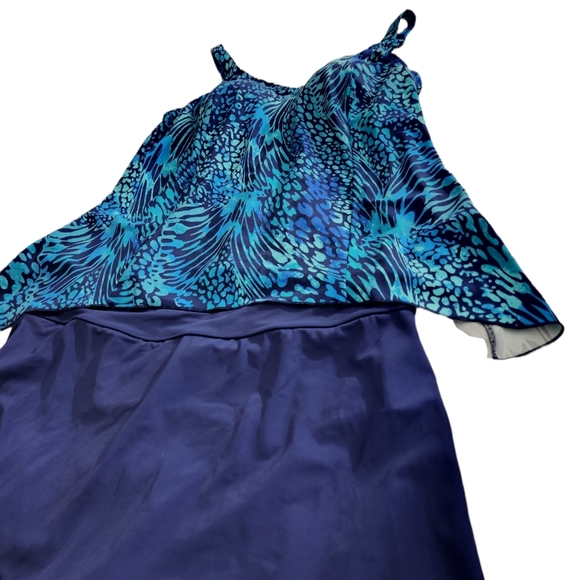 Two Piece Swimsuit, d&c. Beach - Picture 5 of 9